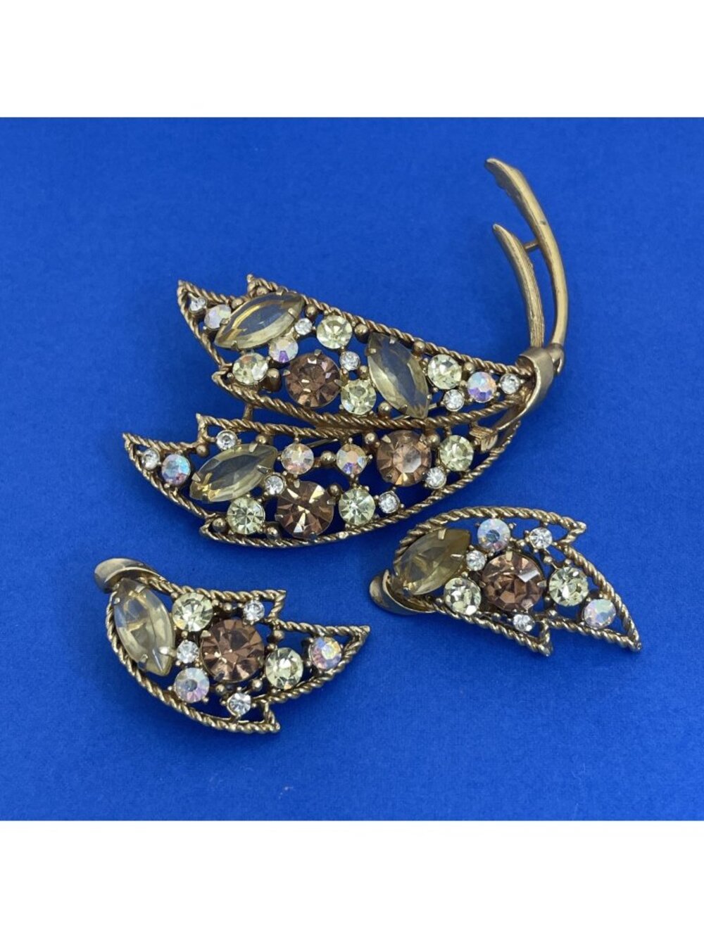 Vintage Signed Emmons Rhinestone Brooch Clip On Earrings Set Gold-Tone